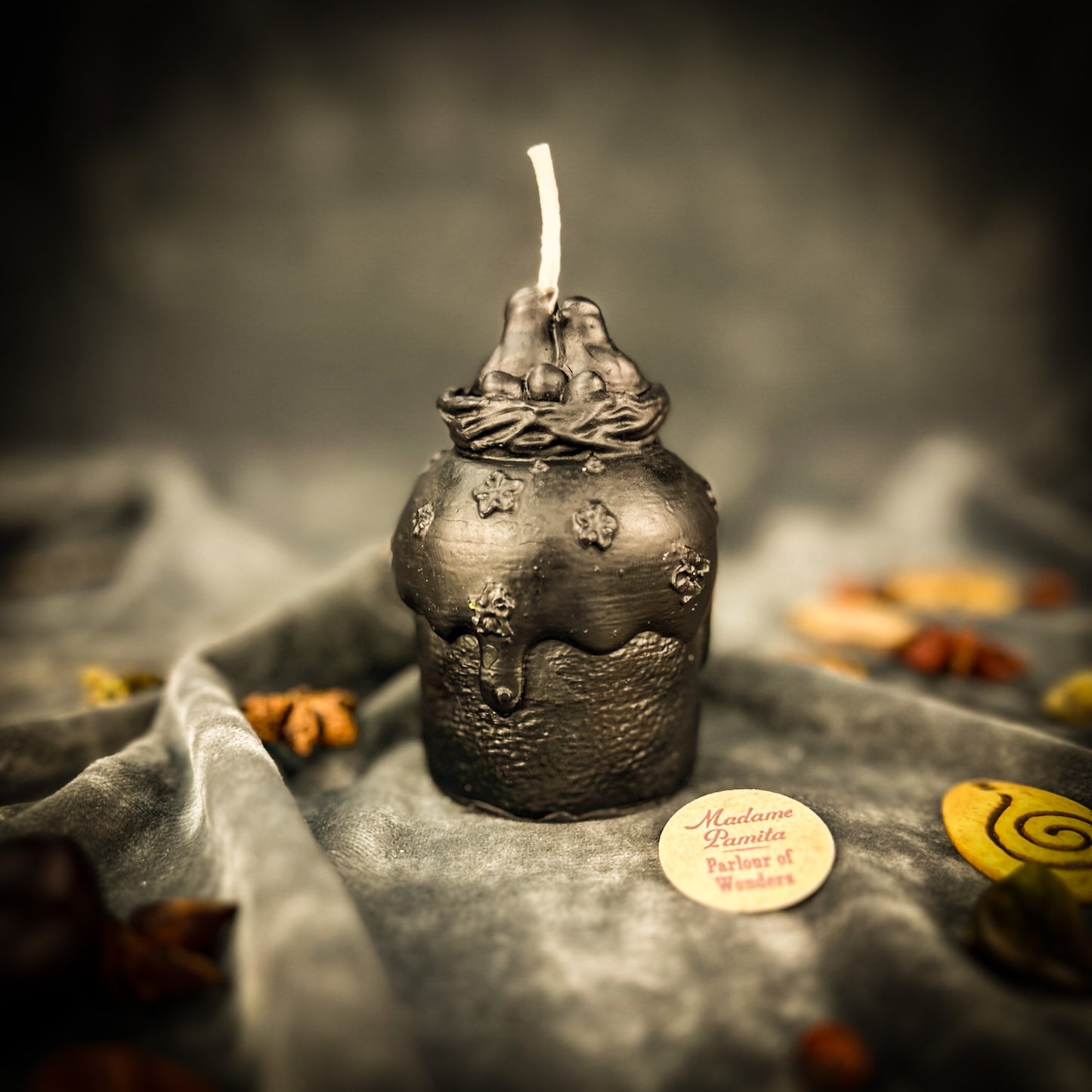 Black Spring Bird Nest Paska 